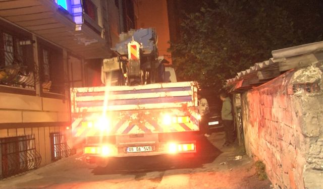 Eyüpsultan’da vinç sokağa daldı, dehşet saçtı! Mahalleli deprem sandı