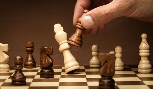 Satranç nasıl oynanır? Yeni başlayanlar için adım adım rehber