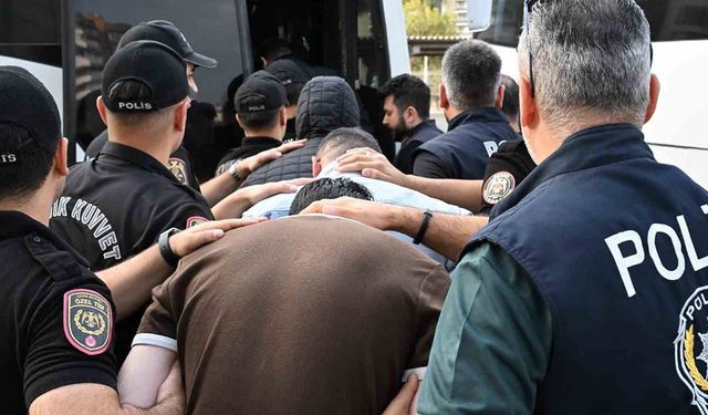 Mersin'deki yasa dışı bahis operasyonunda 17 tutuklama: 7,6 milyar liralık para trafiği deşifre edildi