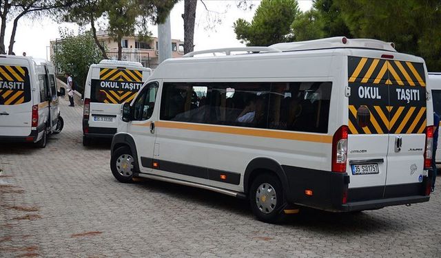 Konya'da feci kaza! Okul servisi devrildi