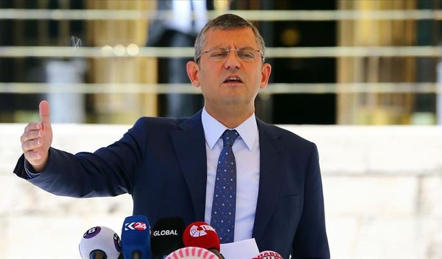 Özgür Özel'den 'Valiz Dolusu Para' İddiasına Sert Yanıt: "Para Nerede? Yandaş Basın Senin Ahlakın Nerede?"
