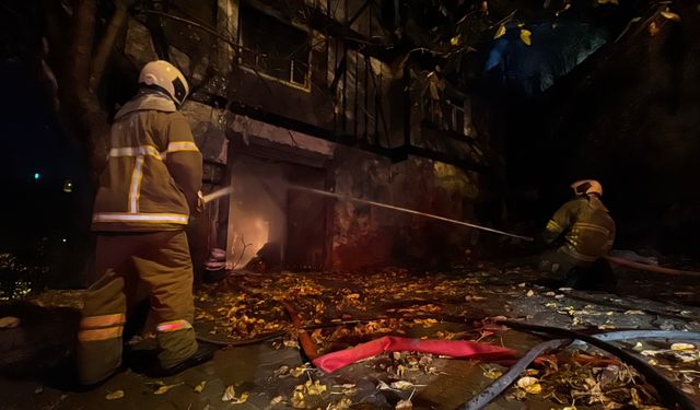 Safranbolu’da 150 yıllık tarihi konak kül oldu! 7 kişi ölümden döndü