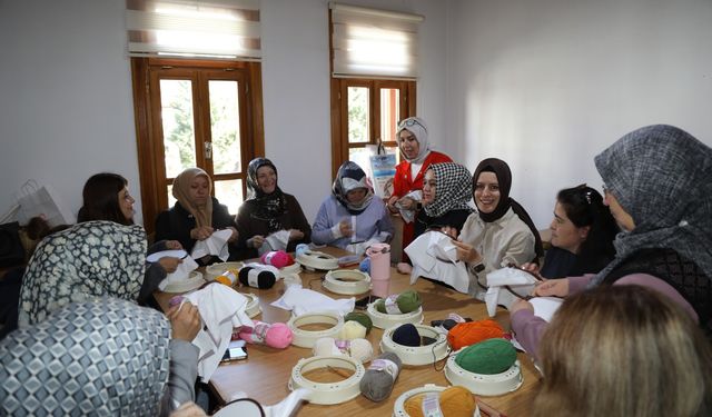 Çubuk’ta Kadın El İşleri Atölyesi sosyal dönüşümün merkezi oldu