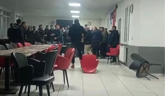 Belediye başkanının sopayla gençleri dövdüğü iddia edildi!