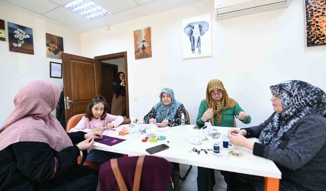 Pursaklar'da kadınlar için baklava ve börek uygulaması