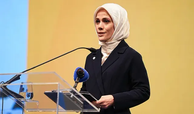 Esra Albayrak'tan eğitim mesajı! 'Colomb kâşif değil istilacı bir tüccardır'