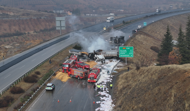 Gaziantep’te TAG Otoyolu’nda korkutan kaza: 3 tır alev aldı