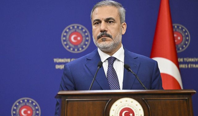 Hakan Fidan Paris’te kritik zirveye katılıyor