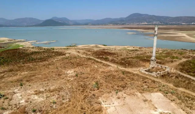İzmir susuzlukla boğuşuyor: Tahtalı Barajı tarihinin en düşük seviyesinde!