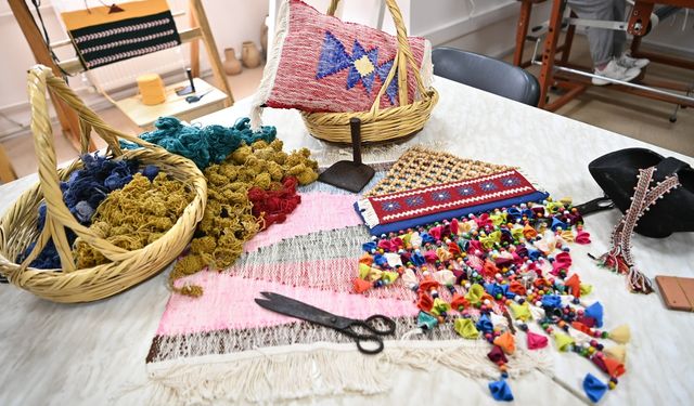 Mamak’ta kilim dokuma geleneği özel eğitim programıyla sürdürülüyor