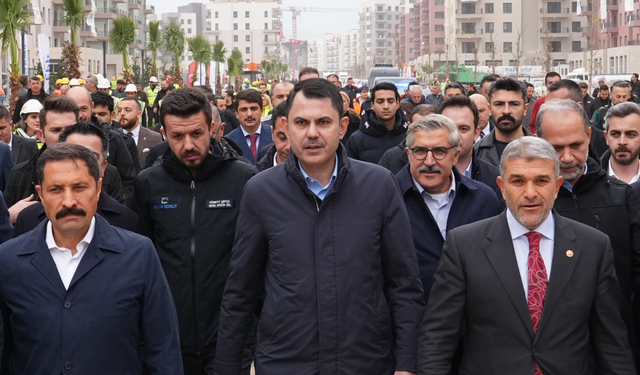 Bakan Kurum Hatay’da son hazırlıkları denetledi: “Dört bir yanı çiçek gibi oluyor”