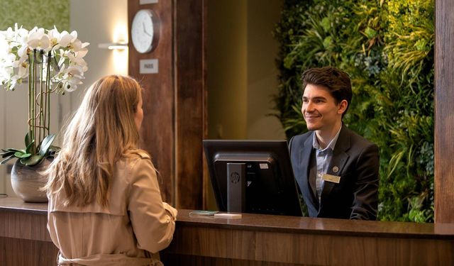 Resmi Gazete’de yayımlandı: Artık hiçbir otel bunu isteyemeyecek!