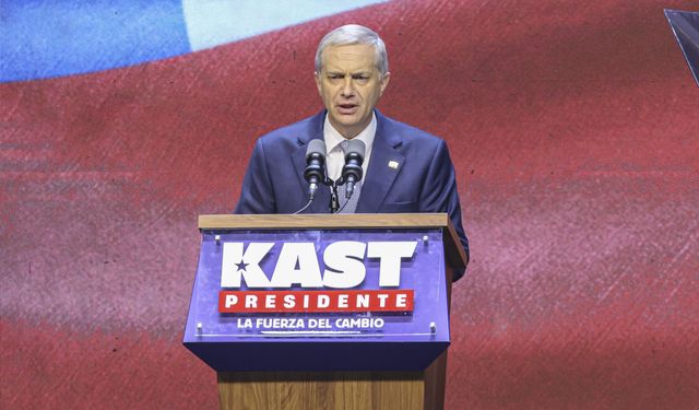Şili’de yönetim değişti: Aşırı sağcı Jose Antonio Kast devlet başkanı seçildi