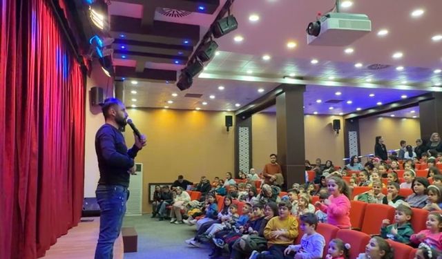 Sincan'da tiyatro günleri! Hem çocuklar hem de yetişkinlere yönelik oyunlar sergileniyor