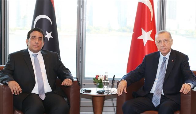 Cumhurbaşkanı Erdoğan, Libya Başkanlık Konseyi Başkanı Menfi ile görüştü