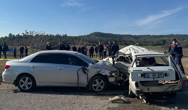 Yaşlı çift trafik kazasında öldü