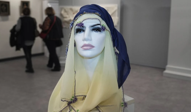 Ankara'da kadın emeği iğne oyaları sergide buluştu