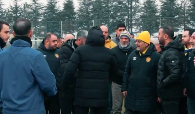 Ankaragücü’nde taraftar sahaya indi: Tesislere akın ettiler