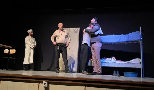 Yılmaz Erdoğan'ın yazdığı 'Bir İshaksın Bir Cemil' oyunu Ankara'da!