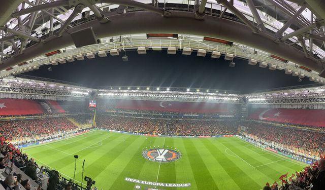 Fener'in yeni transferleri Aston Villa maçında tribünde