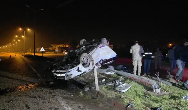 Hatay'da otomobil aydınlatma direğine çarptı: 1 yaşındaki bebek hayatını kaybetti!
