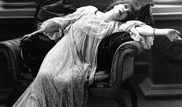 Konversiyon bozukluğu nedir, belirtileri nelerdir?