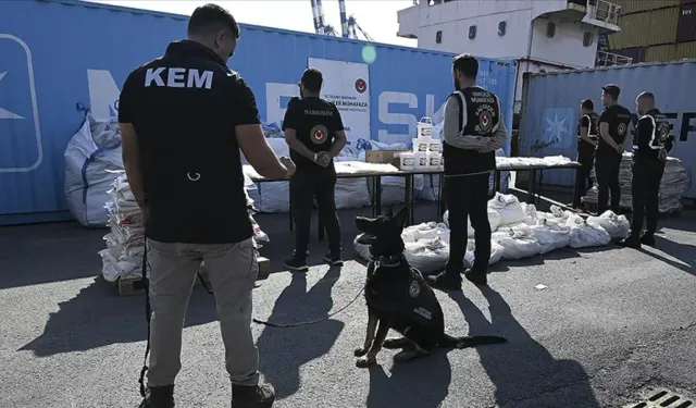 Zehir tacirlerine vurgun! Kilolarca uyuşturucu ele geçirildi