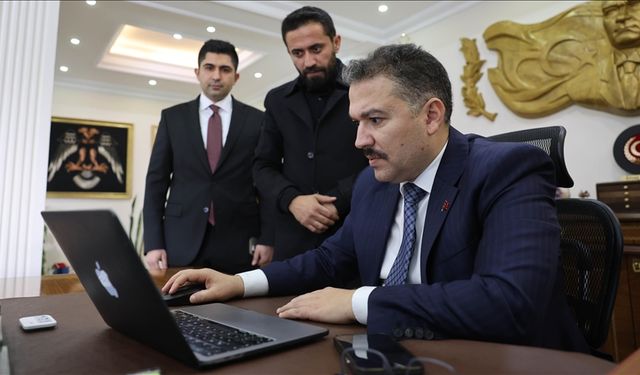 "Gazetecilere gözaltı" iddiasıyla gündeme gelen Iğdır Valisi Ercan Turan merkeze alındı