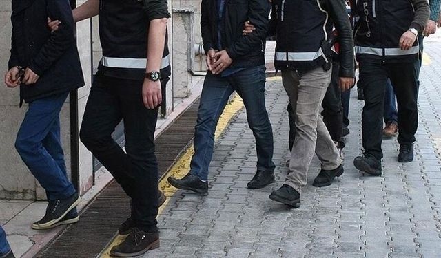 Kendilerini kamu görevlisi olarak tanıttılar, 221 bin liralık vurgun yaptılar