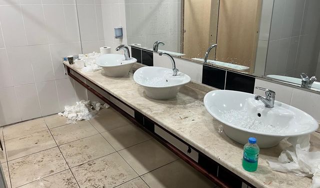 Ziraat Türkiye Kupası'nda skandal: Oyuncular tuvalette giyindi