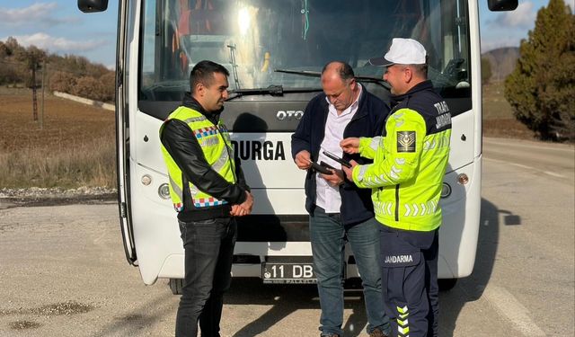 Bilecik'te sivil otobüs denetiminde 1 sürücüye işlem yapıldı