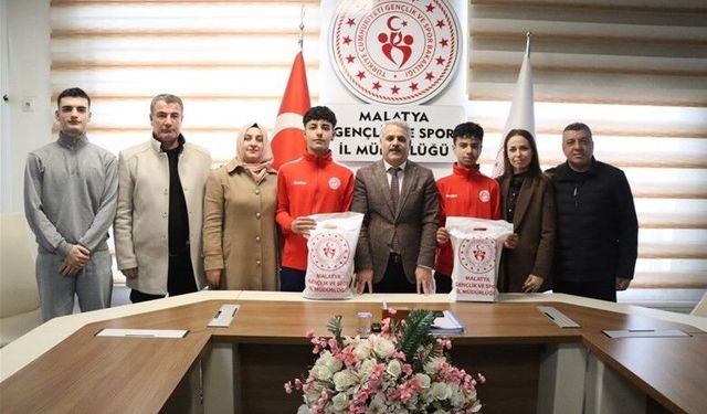 Röveşata golünün kahramanları Malatya’da ödüllendirildi