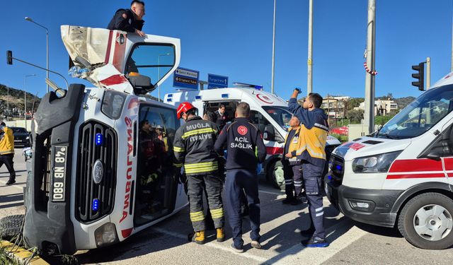 Bodrum’da ambulans devrildi! Çok sayıda yaralı var