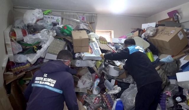 Bodrum kattaki evden 25 ton çöp çıktı