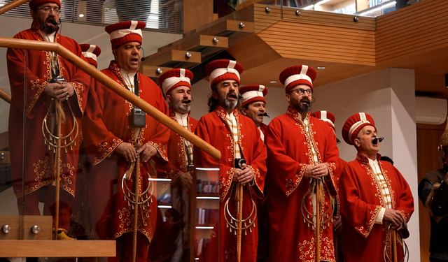 Gençlere ramazan sürprizi: Derse mehter arası!