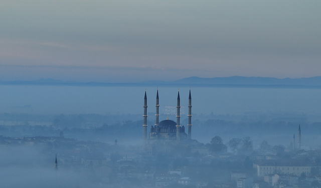 Edirne’de yoğun sis! Selimiye Camisi’ndeki görüntü büyüledi