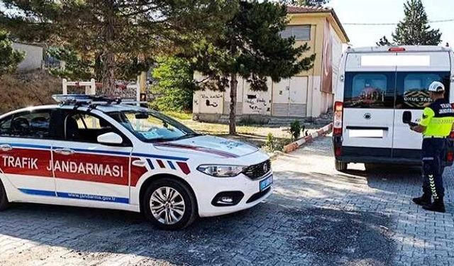 Diyarbakır’da jandarma trafik ekiplerinden okul çevrelerinde sıkı denetim