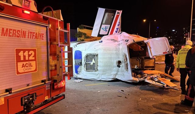 Mersin’de ambulans kazası: 5 yaralı