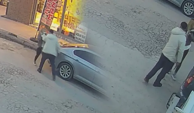 Malatya'da sokak ortasında silahlı saldırı: Genç kadına tabanca doğrultup darbetti