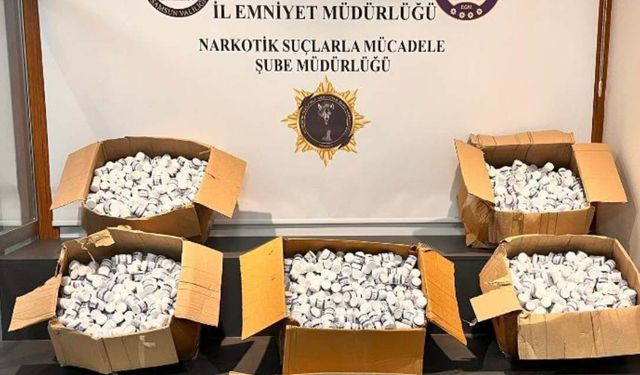 Evlerinden 230 bin hap çıkan anne-oğul gözaltına alındı