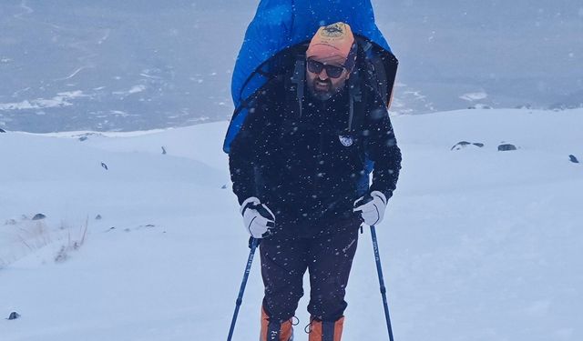 Ağrı Dağında doruğa ulaşan sporcu rekor kırdı