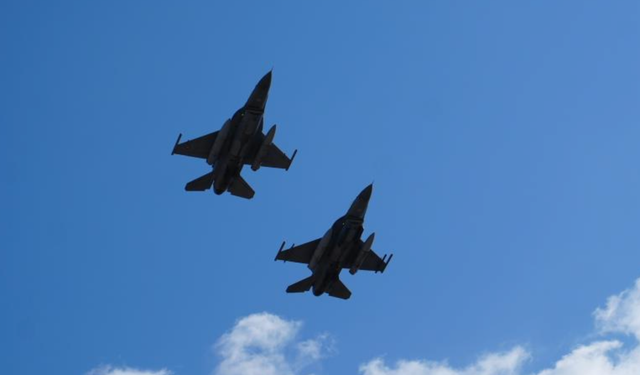 Edirne semalarında F-16 ve Akıncı’dan prova uçuşu