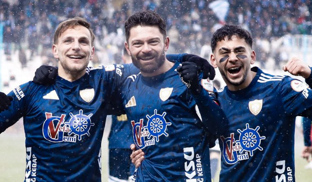 Sahalarda ender görülen anlar: Erzurumsporlu Eren Tozlu'dan 20 dakikada şov!
