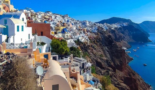 Santorini'ye nasıl gidilir? İşte eşsiz rotaya pratik yollar