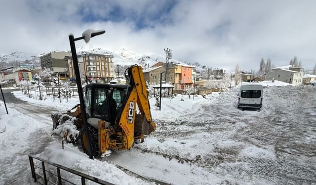 Van, Hakkari ve Bitlis’te 103 yerleşim yerine ulaşım kesildi