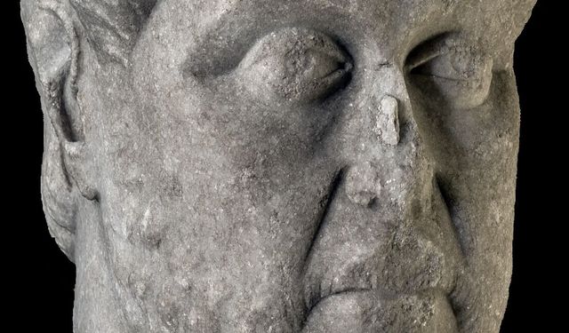 Kaçırılan eser yurda döndü: 1500 yıllık heykel başı Türkiye'de