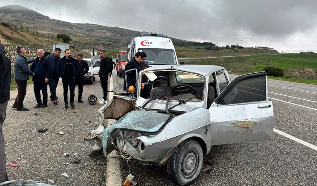 İki otomobilin çarpıştığı kazada: 1 kişi yaralandı