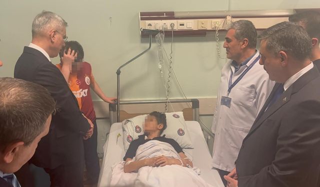 Bakanlar Kahramanmaraş'ta: Yaralanan öğrencileri ziyaret ettiler