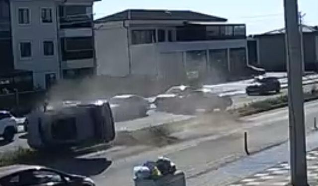 Tekirdağ'da ortalık savaş alanına döndü: SUV kontrolden çıktı taklalar atarak refüje uçtu!