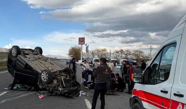 Erzurum'da feci kaza! Araç takla attı